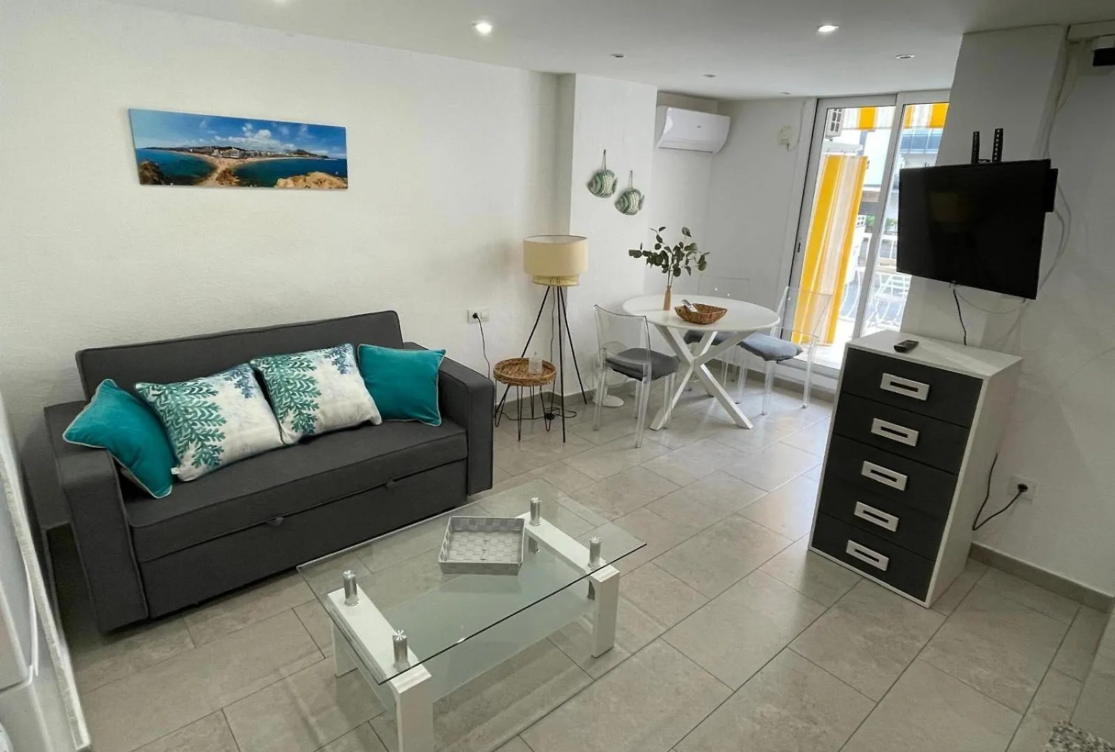 Bravaholidays-001-Estudio Nept Blanes 0*,  Spain
